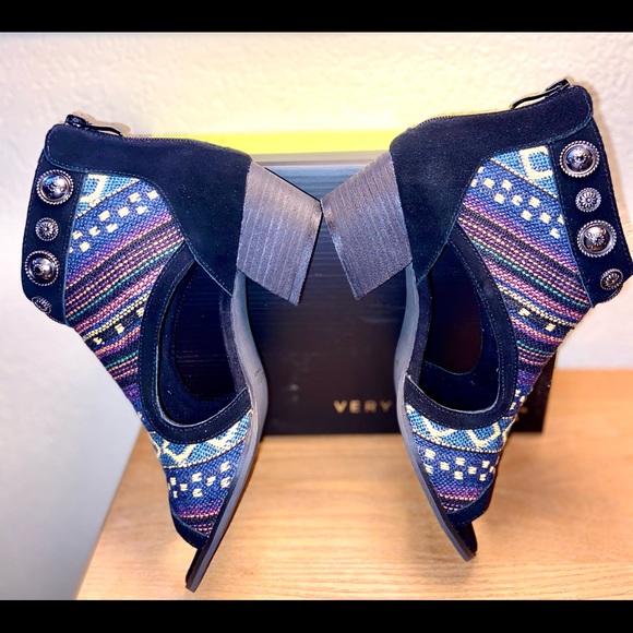 NIB-Very Volatile Western Leather Cutout Sandals - Picture 6 of 16